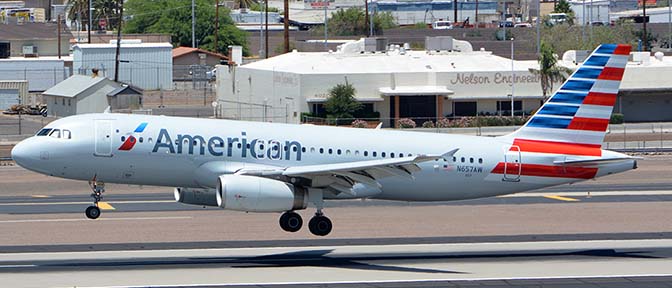 American Airbus A320-232 N657AW, Phoenix Sky Harbor, June 18, 2016